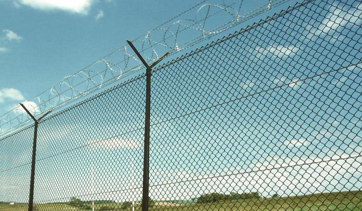 chain-link-anti-intruder-fence